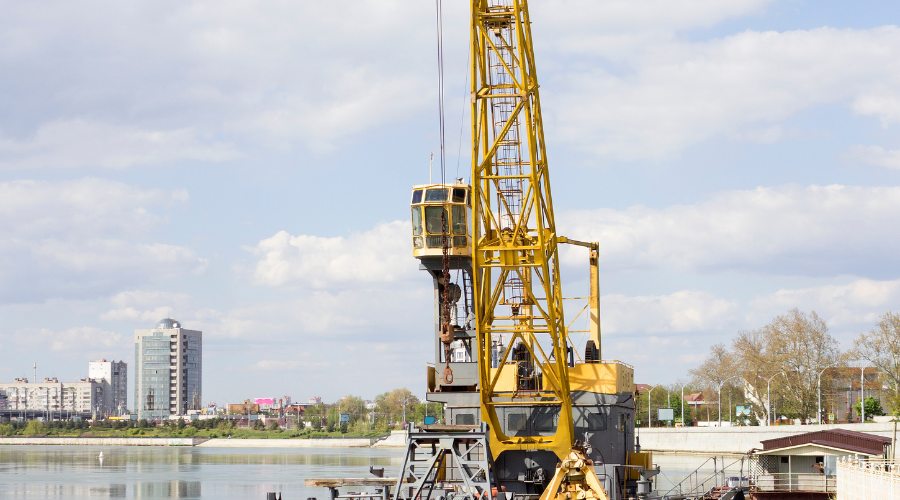 What Crane Operators Need to Know About Rigger Liability